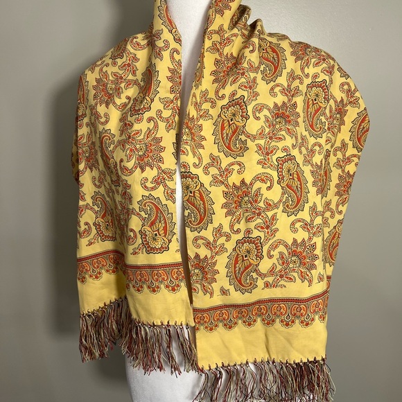 ✨Paisley Patterned Yellow Red and Orange scarf with fringe - Picture 5 of 9